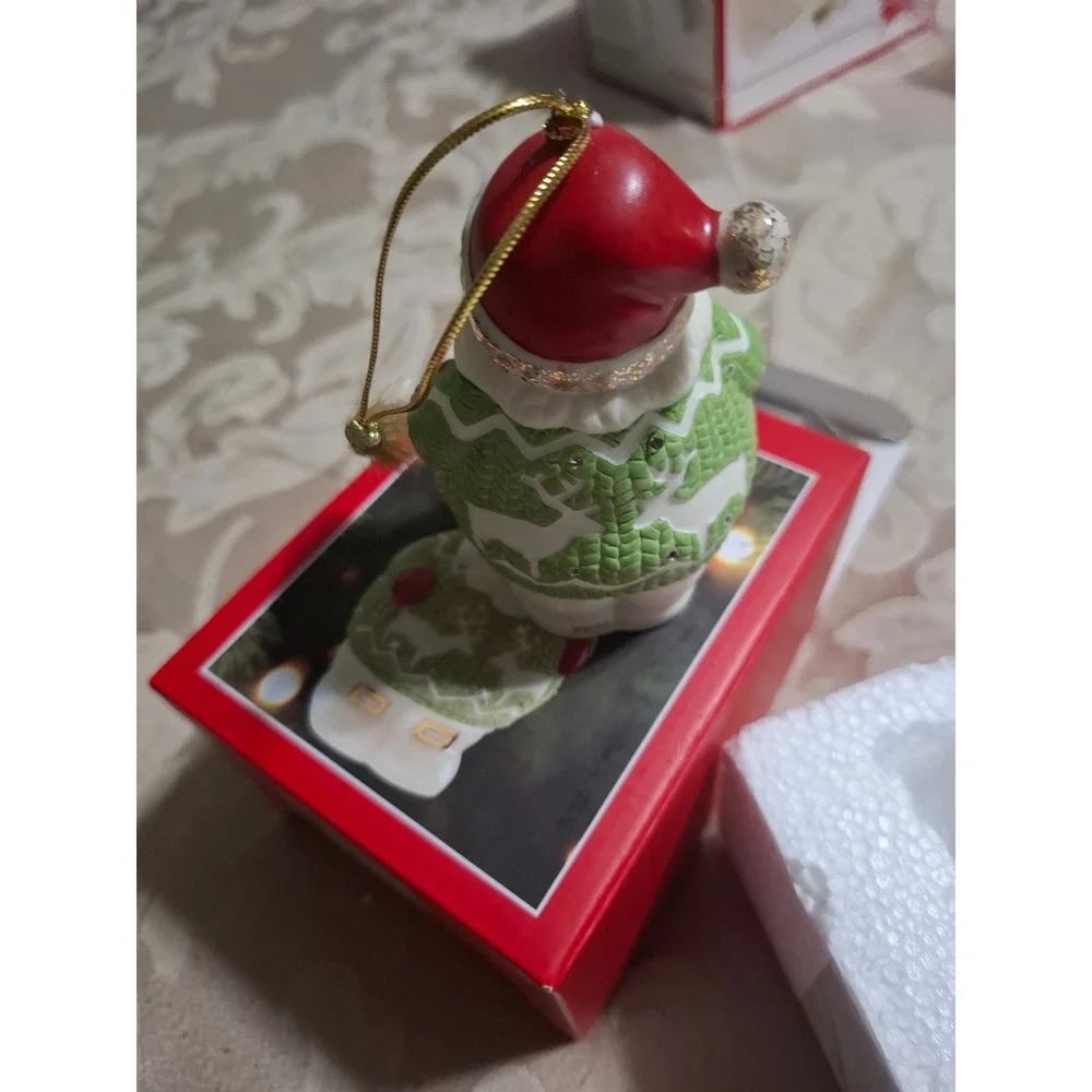 Lenox Light Up Christmas Sweater Santa Ornament Porcelain Figurine 870928